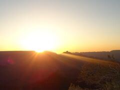 アリゾナ州 グランドキャニオン サウスリム　－　朝早く起きて今回は日の出を見ることに成功