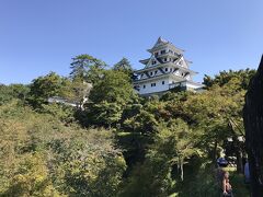 岐阜県の城跡巡り：郡上八幡城跡。平山城跡の面白みが感じられない、天守付近は観光用のつまらない城跡