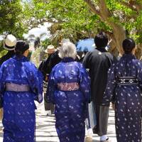 八重山諸島・竹富の伝統行事と可愛いあの子に 出会ったぁ ～沖縄・記憶をタドルン滞在記2013後編 ～