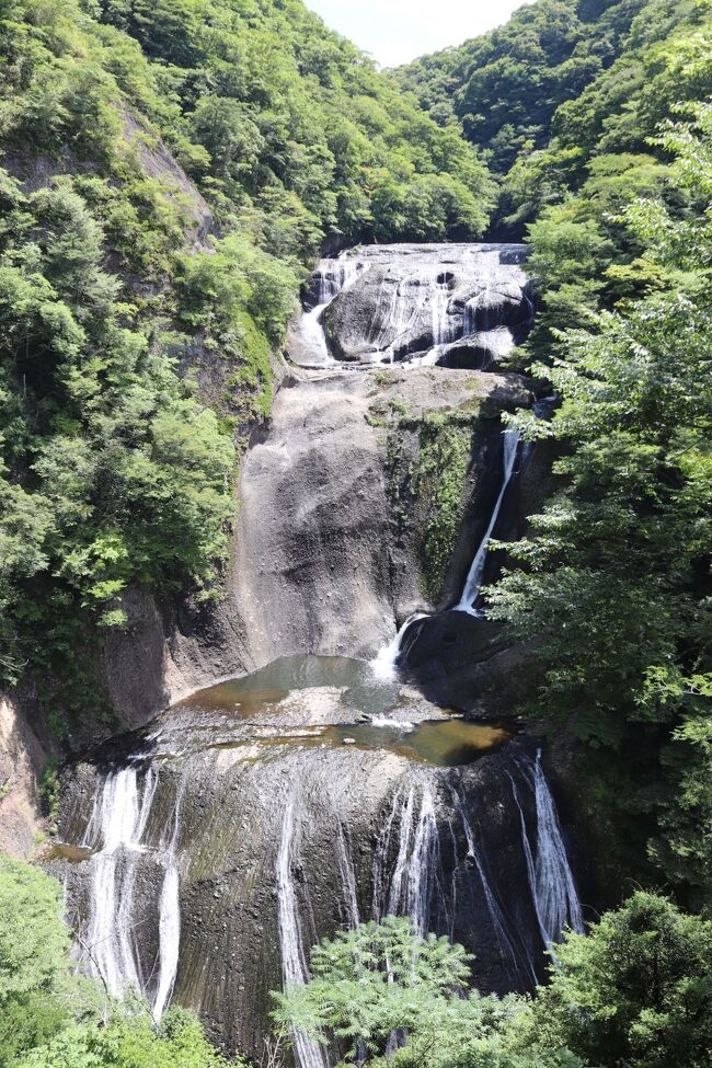 まだ海外旅行にはリスクが大きいので２２年の夏休みは青春１８きっぷで１泊2日の鉄道旅行を楽しみました。その１、１日目は水郡線で袋田の滝を訪れました。