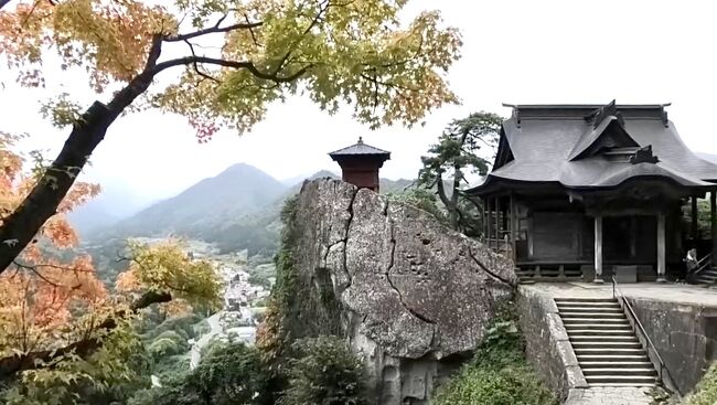 初めての山形旅行です。知人から山寺がとてもいいと教えてもらったので、行ってみたいと思い計画しました。<br />山形新幹線も初めて乗りました。<br />あいにく初日からあまりお天気が良くありませんでした。<br />当初は初日御釜で、2日目に山寺に行くつもりでしたが、蔵王は天候が良くないとのことから、翌日晴れることを期待して、御釜はあとで行くことにしました。<br />最後に上山城も少し観光してきました。<br />go toトラベルで、ホテル代がお安くなり、クーポンで山形の高級果物をお土産で買ってきました。
