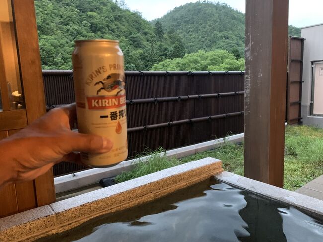 京都に訪れて９日目。<br />丹後半島を巡って京都に戻ってきました。<br />といっても、京都市内観光が目的ではなく、ハーヴェストのVIALAに泊まってお部屋の露天風呂に浸かりながらだらだらすることが目的です。<br />せっかくVIALAに泊まるので、お部屋での時間を大切にしたかったので、夕飯も京都駅で色々購入して持ち込みました。<br />もちろんビールとワインも一緒に。。。<br /><br />翌日は朝、しょうざんリゾートを散策後、ハーヴェストで朝食を戴いて新幹線で横浜に帰りました。<br />京都旅行は夫婦ともに修学旅行以来でしたが、非常に充実した楽しい旅行でした。<br />京都は何度も訪れたい場所ですね。<br />特に歴史好きの私たちシニア夫婦にはたまらない場所です。<br /><br />楽しかった10日間の京都旅行でした。
