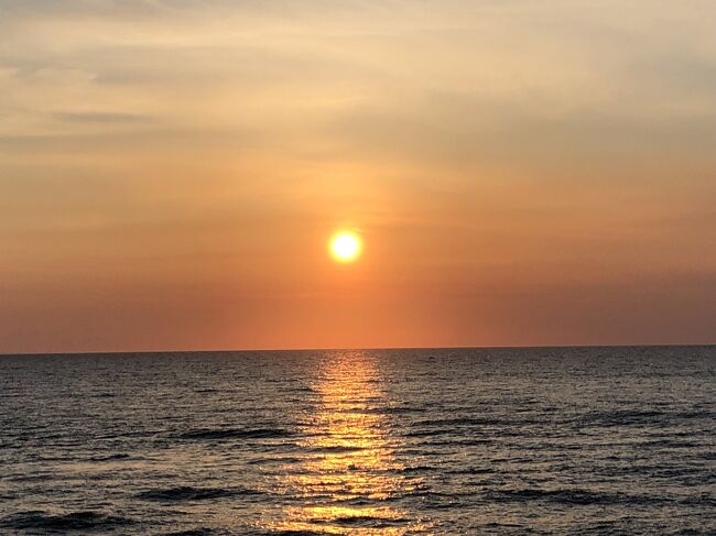 久々の家族旅行。<br />海に沈む夕陽と温泉を目当てに、お天気を祈りつつ瀬波温泉へ。GWの混雑を避けるため、帰路の水上に一泊して温泉を楽しむゆるゆるした旅程を組みました。<br />&#9654;︎村上はGWでも混雑しておらず、のんびり観光と夕陽と温泉を楽しめました。