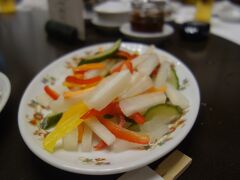 午餐は横浜中華街の菜香新館で飲茶のコース。個室でゆったりと。