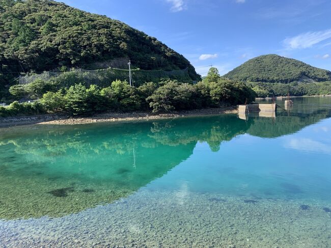 久しぶりの恒例夏旅行。<br />コロナに気をつけながら、沢山の教会が立ち並ぶ五島列島に行ってきました。<br />素朴な街並み、紺碧の海、哀しい殉教の歴史。<br />全てが良かったです。<br /><br />もちろん、お料理も楽しみました♪