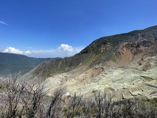 夏休み最後の週末。<br />平日の調整ができたので、ふらりと箱根・仙石原へ行きました。<br />今回のメンバーは実習&国家試験勉強中の長女と思春期突入の次女、愛犬はお留守番で夫婦+三女です。
