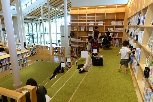 新幹線開業目前の武雄温泉駅＆こども図書館でおしゃれランチ【18きっぷ親子旅その2の1】