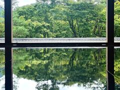 夏の名残り…風鈴まつりと床もみじ　宝徳寺にて