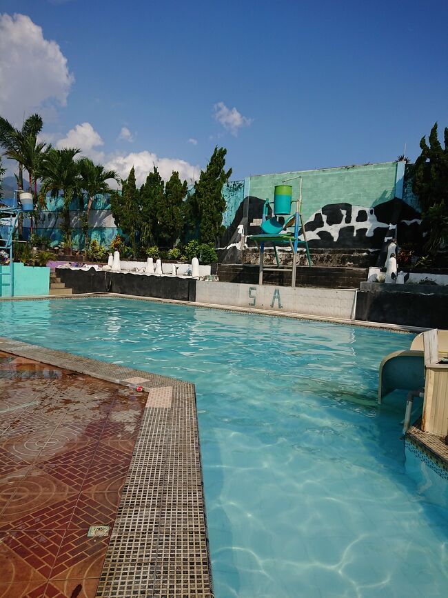 Wisata Pereng CilongokとWater park sahabat alamという2箇所のプールに行ってきました。以前行ったインドネシアのプールは水が汚かったので、あまり子供を連れて行きたくなっかったのですが、今回行ったところはどこもきれいでした。インドネシアではプールばかり行っていたなぁ~!