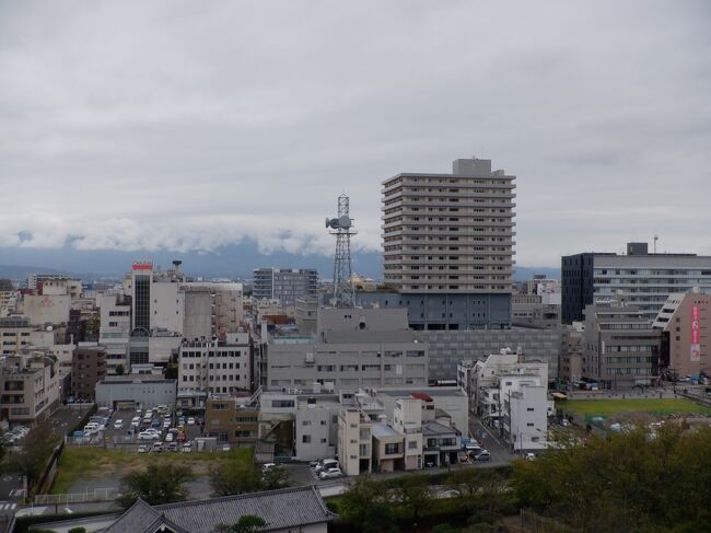 ＪＲ甲府駅に着いた後は、ほうとうを食べて舞鶴城公園等に行きました。