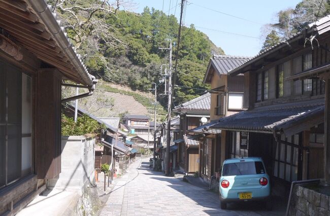 令和3年3月15日 (晴) 岡部営業所バス停から静岡駅まで<br /><br />公共交通機関を使い出発点へ。そして東海道を歩き終えた処から公共交通機関で我家へ戻る。<br />そんな東海道の街道歩きの繰り返しを続けています。今回は第17回に終えた岡部バス停から続きを再開です。今回は第18回目で藤枝市の岡部バス停から静岡駅までを歩きました。<br />岡部営業所バス停 → 五智如来公園 → 岡部町観光案内所 → <br />岡部宿本陣跡 → 岡部橋 → 横添 → 道の駅 宇津ノ谷峠 → <br />坂下地蔵堂 → 明治トンネル → 広場 → お羽織屋 → 宇津ノ谷<br /> → 名残り松 → 赤目ヶ谷 → 二軒家 → 高札場跡 → 丸子宿本陣跡<br /> → 丸子の一里塚跡 → 名残り松 → 手越原 → 名残り松→ <br />安倍川橋 → 義夫の碑 → 弥勒 → 府中の一里塚跡 → 七間町 → <br />青葉シンボルロード → JR静岡駅<br /><br />宇津ヶ谷峠の峠越え。江戸時代の頃は難儀して峠を越えたのでしょう。そして、明治となり地元の有力者たちが結社を結成して隧道工事に着手。続いて、大正のトンネル。昭和のトンネル。平成のトンネルが出来て上下4車線のトンネルが完成しました。今では多くの車両が通過。東西交流の大動脈となっていました。