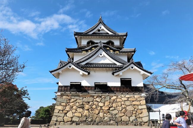 2021年秋、緊急事態宣言が開け、関西に城巡りに出かけました。　 2020年の11月末の予定がノビノビになり５度目の正直！の旅でした。<br /><br />