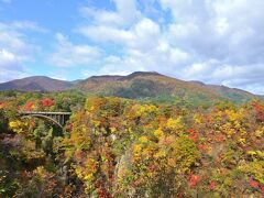 秋の東北３県紅葉巡り《１》～極彩色の大パノラマが広がる鳴子峡へ～