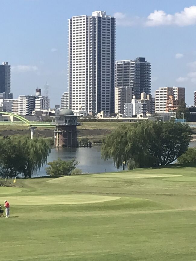 江戸川沿いを散策しました。<br />市川~松戸矢切を散策し、帰りに市川のじゅんさい池公園に立ち寄りました。<br />美味しいパン屋さんも見つけました。