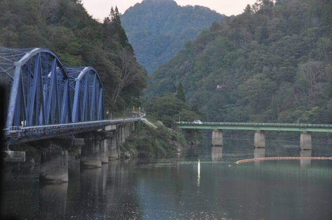 　2011年の新潟・福島豪雨の影響で一部区間が不通となっていた只見線が、2022年10月1日、会津川口－只見間復旧により全線で運転再開されることになりました。<br />　せっかくなので、運転再開初日に乗りに行くことにしました。この日は、会津若松発小出行きの始発列車が途中で車両故障により運転取りやめ、ダイヤは終日混乱しましたが、何とか日帰りで行ってくることができました。(笑)<br />　只見駅から、いよいよこの日から運転再開した区間に入ります。<br />　会津川口駅へ着いてからは、すぐに小出行きに乗り換えて折り返します。