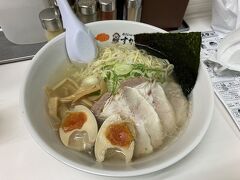 7月初めの旭川、"あさひかわ塩ラーメンすがわら" で、"塩 特上"。ホテルに戻り、"夕張愛渓(あいけい）メロンの水ゼリー" で締め括り！