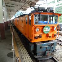 黒部峡谷(秋の立山黒部アルペンルートと黒部渓谷トロッコ電車3日間)
