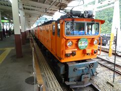 黒部峡谷(秋の立山黒部アルペンルートと黒部渓谷トロッコ電車3日間)