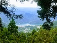 雨が降りだす前にサクッとトレッキング   小仏城山～高尾山