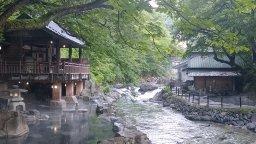 以前からaoitomoさんの旅行記を読んで行きたいと思っていた。<br />http://4travel.jp/travelogue/11212433<br />コロナで海外の人がいない今が空いるのでチャンスだと思い宝川温泉に行って来た。<br />一日目は谷川岳に行って緩いハイキングをした。<br />二日目は沼田の吉祥寺と田園プラザに行った本当は赤城山とかに行きたかったけど前橋あたりで３８度位の暑さに身体がついて行かないので早めに切り上げて帰宅した。