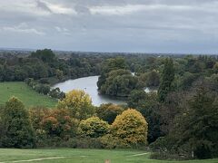 ロンドン南西部の高級住宅街のリッチモンド。