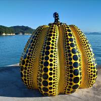 瀬戸内国際芸術祭2022を巡る旅（2）復活の黄かぼちゃ：直島めぐり