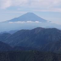 リンドウ咲く丹沢表尾根・三峰縦走