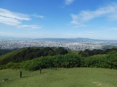 【2022 名古屋・奈良】4 緑いっぱいの若草山から奈良の街を見下ろしてみる