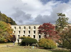 北海道最後の紅葉をめぐる名湯リゾートステイ４日間⑥２日目の４　～笹流ダム～男爵ラウンジ～なないろななえ