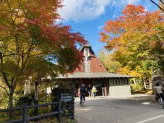 紅葉の軽井沢散策　雲場池　旧軽　アウトレット　そして沢村ベーカリーでハンバーガーを