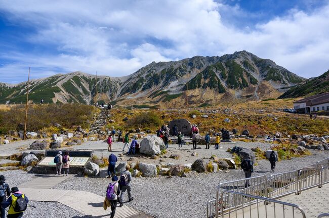 ①出発移動編。<br /><br />紅葉の立山登山。マイカーではなく公共交通機関で行ってみた。テントではなく旅行支援利用で小屋泊してみた。