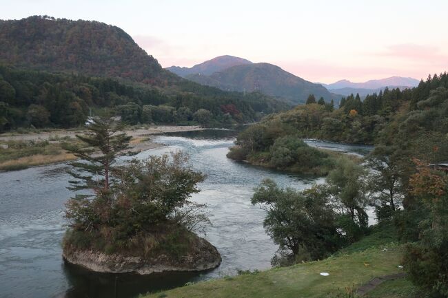 今回は越後村上と、いつか旅してみたかった阿賀野川周辺を<br />めぐります。　二日目はこの旅のハイライト、阿賀町津川の<br />麒麟山温泉へ。　山紫水明の阿賀野川は果たして・・・