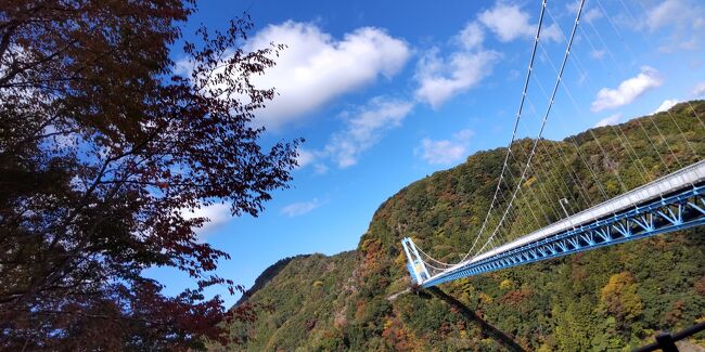 ☆袋田の滝への便利な高速道路は無し！朝8時には水戸をスタートして一般道を走ること2時間余？<br /><br />☆平日の朝の渋滞が多少あるけれど、最初の休憩地『常陸大宮』まですんなりと約1時間～あと半分だね～<br /><br />☆昨日と違って、ナビがスムーズに状況把握してくれるので運転も楽そうだ。午前10時過ぎには［DAIGO]と呼ばれる地へ到着！<br /><br />☆北関東では有名な「袋田の滝」に初めて出会う～ちょっと興奮気味（入場券をpaypayで払える）のも嬉しいな～<br /><br />☆笠間～結城のおまけに思いついた観光なので呑気なんだ～これぞ茨城の気楽さ～