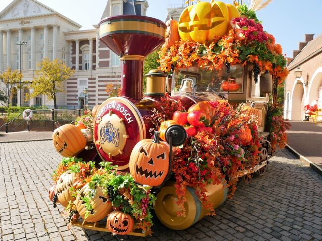年パス最後にハウステンボスのハロウィーンに行きました。<br /><br /><花の街のハロウィーン><br />2022/9/10(土)~11/4(金)
