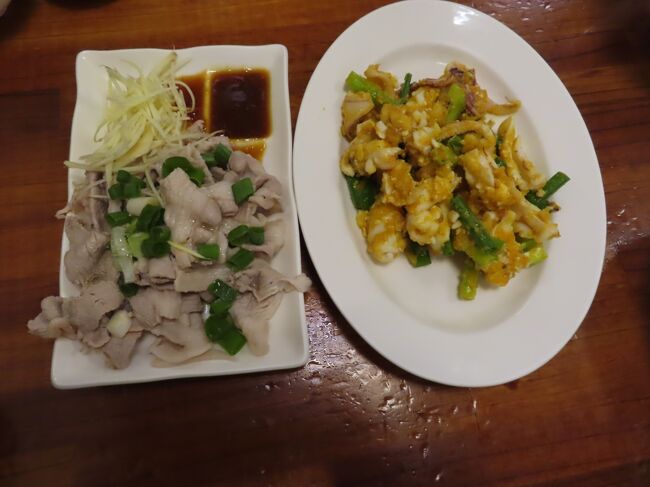 高雄グルメ記(友人宅で食事/我が家の食事/周老牌燒肉飯/老店柏弘肉燥/公有鼓山第三市場) 2022/10/22-11/04<br /><br />・友人宅で食事 高雄 2022/10/26<br />・我が家の食事 2022/10/31<br />一人、周老牌燒肉飯(華栄店)で食事 2022/11/01<br />・老店柏弘肉燥で食事 2022/11/04<br />・公有鼓山第三市場の格安で美味しい刺身店を見つけました 高雄 2022/10/22