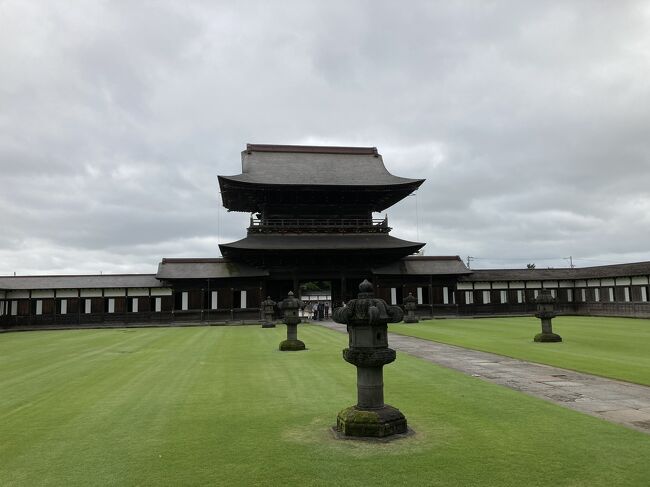 2022年の晩夏、夏季休暇で北陸へ／瑞龍寺の回廊を歩いていると、東南アジアの寺院の雰囲気をひしひしと感じました