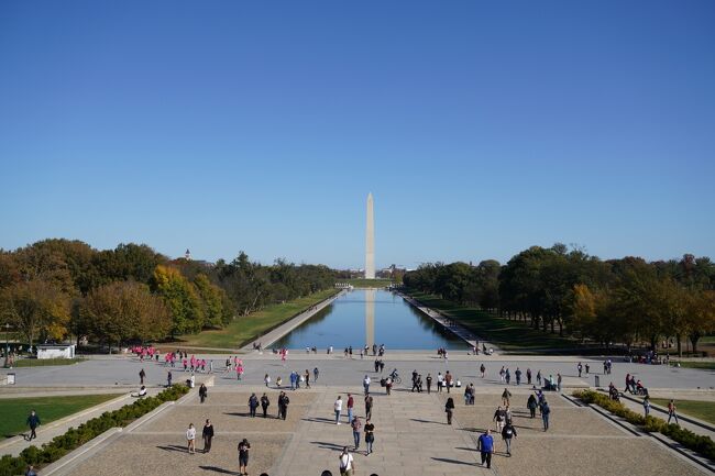 　11月初頭の紅葉シーズン後半にワシントンD.C.を訪れてきました。<br />　秋のワシントンD.C.は思っていた以上に紅葉が美しい上に、観光客も少なく落ち着いて観光をする事が出来ました。<br />　また、円安の為にアメリカ旅行はなかなか厳しい時期ですが、ワシントンD.C.の観光名所のほとんどは無料で観光可能な為、旅費をかなり抑える事が出来ました。<br />　航空券は、10月にエコノミーで購入したクアラルンプール⇒東京⇒ワシントンD.C.往復の内、東京とワシントンD.C.部分を使用しています。<br /><br />■旅程（この旅行記は★のついた日程について）<br />★0日目　羽田（前泊）<br />★1日目　羽田⇒ワシントンD.C.<br />　　NH102 HND10:50 ⇒ IAD10:20<br />　2日目　ワシントンD.C.<br />　3、4日目　ワシントンD.C.⇒羽田<br />　　NH101 IAD 18:30 ⇒ HND21:45(+1)<br /><br />■宿泊先<br />　・京急ＥＸイン羽田<br />　・Residence Inn by Marriott Arlington Rosslyn<br />