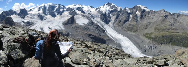 旅行8日目。(ハイキング6日目。)　ベルニナ・ディアヴォレッツァ(Bernina Diavolezza)からロープウエイでディアヴォレッツァ(Diavolezza)まで登り、ハイキングを開始。サス・クウェデール(Saas Queder)山頂まで往復し、その後ムント・ペルス(Munt Pers)山頂までの往復をハイキング。<br />本日のハイキングコースの３D軌跡(GPSデータを3Dマップ上の走行軌跡動画にしたもの)のリンクは<br />https://www.relive.cc/view/v36A3PLnjGv<br />(動画のすぐ右下の｢使用したルートを見る &gt;｣をクリックすると、角度や視点を変えてコース周辺を見ることができる。)