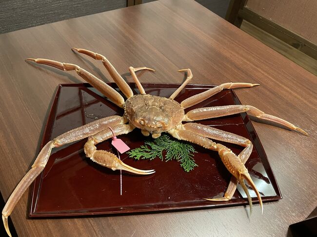 今年も松葉蟹を食すため夕日ヶ浦温泉にやってきました。<br />2度目のはなれ櫂はリニューアルオープンしたばかり。のんびりゆったり温泉と食事を楽しむ旅です☺︎