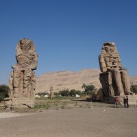 世界遺産、メムノンの巨像と王家の谷へ