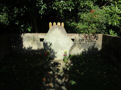 源よし子の墓（妙本寺墓地）
