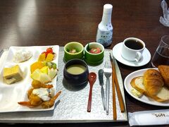 静岡県伊豆稲取温泉銀水荘　夕食は気楽に部屋で会席弁当　朝食はパンが美味しいバイキング