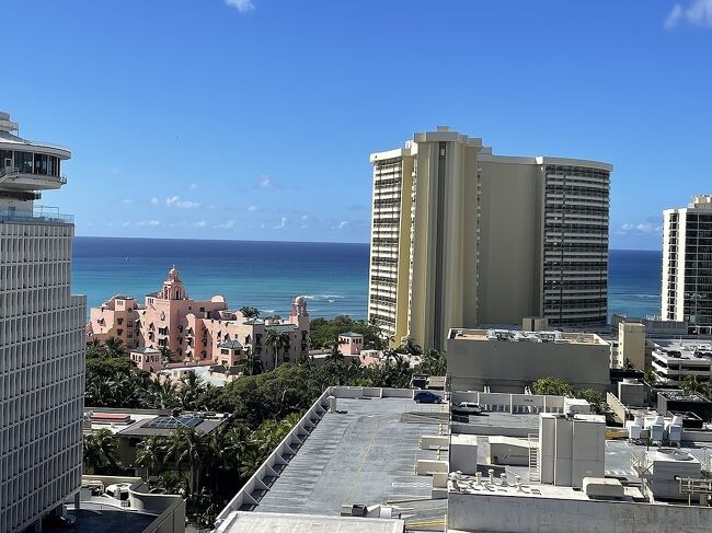 コロナ後のHawaiiで約3か月間ロコ体験してきました♪<br />娘の留学についていき夢のHawaii生活と思いきや挫折することもしばしば・・・<br />コロナで変わった生のHawaii情報をお届けします!!<br /><br />笑いあり、涙あり、恐怖ありの数か月間。<br />すごく大変だったけどハワイで生活できるなんて一生に一度の<br />チャンスかも!と思い切って行って良かったです!<br /><br />すでに半年前の情報なのでまた変わっていることもあると思います。<br />あくまでも参考までに♪<br />更新は不定期にしていきます!