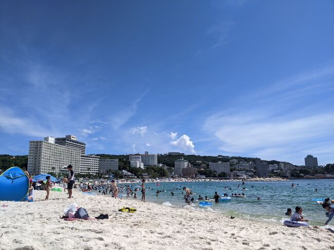 私は家族での旅行といえば、里帰り、!特に夏は田舎で夏休みを過ごしておりました！この頃は家族旅行をしたいなーー！と思うことが多くて、孫たちと白浜なんて、夢でした＼(^o^)／<br />今回は、初めて白浜で海水浴！！しあわせ！<br />白浜の砂浜は美しく驚きと感動＼(^o^)／