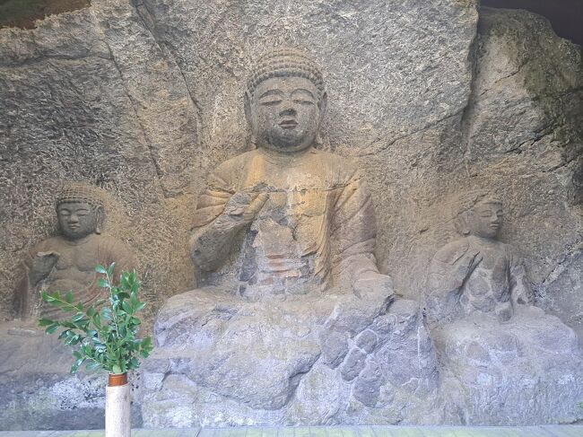 愛媛県の八幡浜から、宇和島運輸フェリーで大分県の臼杵に渡り、石仏をみて念願のふぐを頂きます。