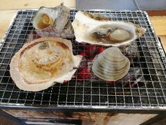 ’２２　青森温泉旅２０　八戸 八食センターの七厘村で海鮮炭火焼きを食べる