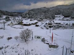 奥出雲多根自然博物館に宿泊して雪に覆われた愛車の雪掻きを初体験