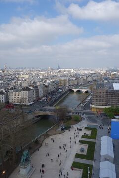 2度目のパリ（出張のついでに31-48）仕事が終わった土曜日、帰国前の街歩き⑥ "ノートルダム大聖堂の塔" から見下ろす、パリの街並み！