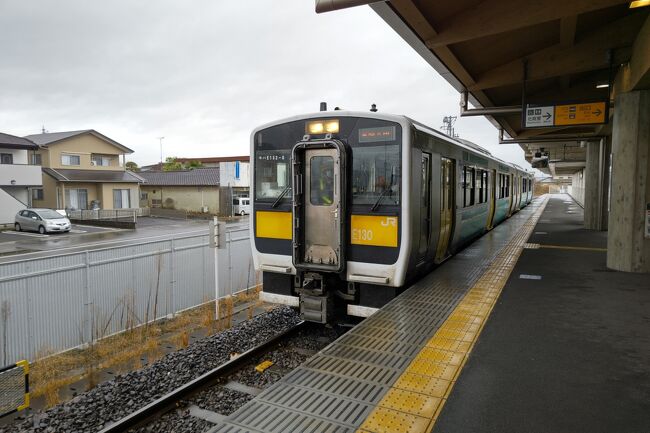 普段は日帰りの郡山出張ですが、代休が溜まっているためこのタイミングで取得し、青春１８きっぷを使って乗ったことのない路線をのんびり乗り潰すことにしました。<br /><br />郡山から東京へ１８きっぷで帰るなら普通は東北本線ですが、今回は磐越東線・常磐線・水郡線・水戸線を経由したルートを考えてみました。一部乗ったことのある区間もありますが、ほとんど未乗車区間。そして、スタンプ設置駅も多くあるので楽しみです。<br /><br />前半戦では磐越東線を全区間乗り通しいわきに到着しました。<br />ここからは常磐線を南下し水郡線の常陸太田支線に乗り、軽く水戸を観光した後、水戸線を乗り通します。<br /><br />では、いわきの常磐線ホームから出発です。