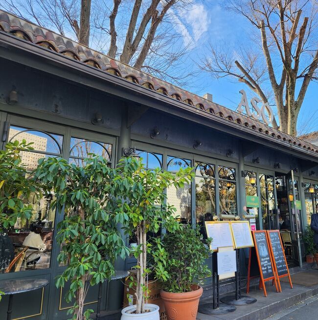 11月にラルフローレンで頂いてたお食事券。<br />11月中ラルフローレンメニューとの事<br />予約必要ですがどうぞと<br /><br />でも11月はどうしても時間無くて<br />2月まで普通のメニューならticket利用できるのでどうぞと勧められてた。<br /><br />2月に計画するも予約取れず<br />1月にやっと取れた予約日に合わせて上京。